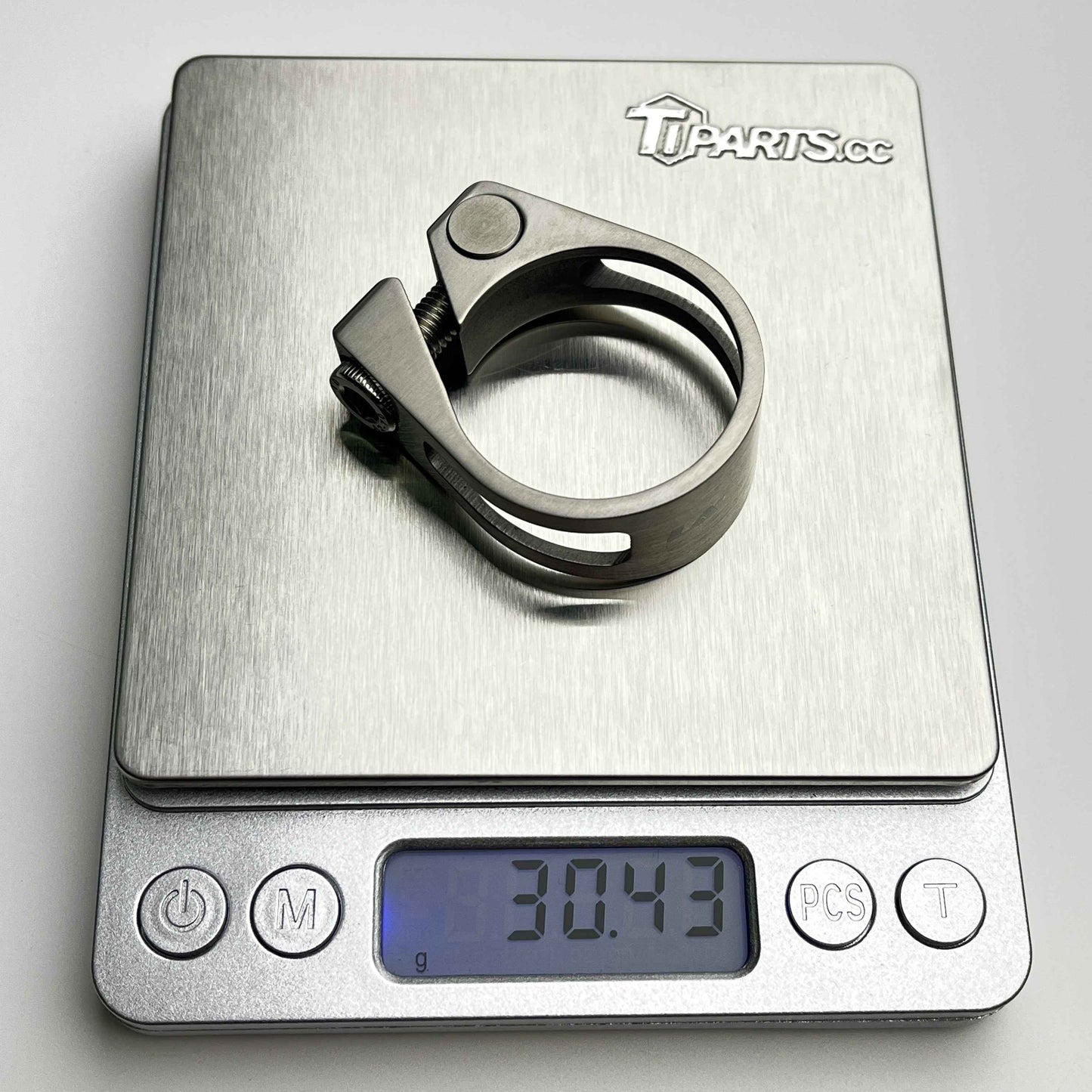 Abraçadeira de Selim de Titânio Laget | 31.8/34.9mm