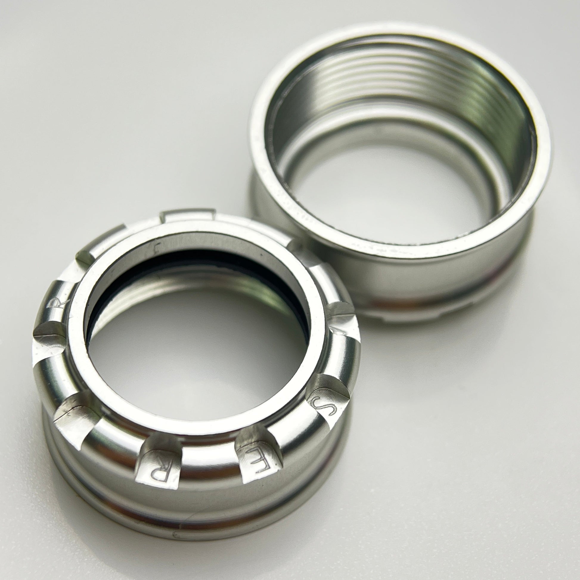 Lightweight spindle nut cover for LOOK Keo Blade pedals