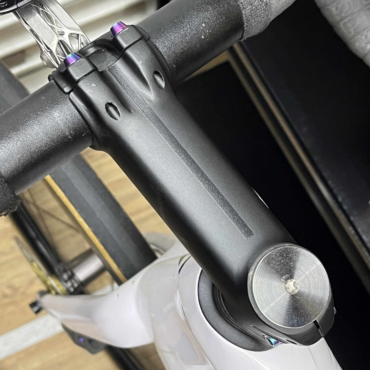 One-Piece Integrated Titanium Stem Cap and Bolt | M6x33 T25 Torx