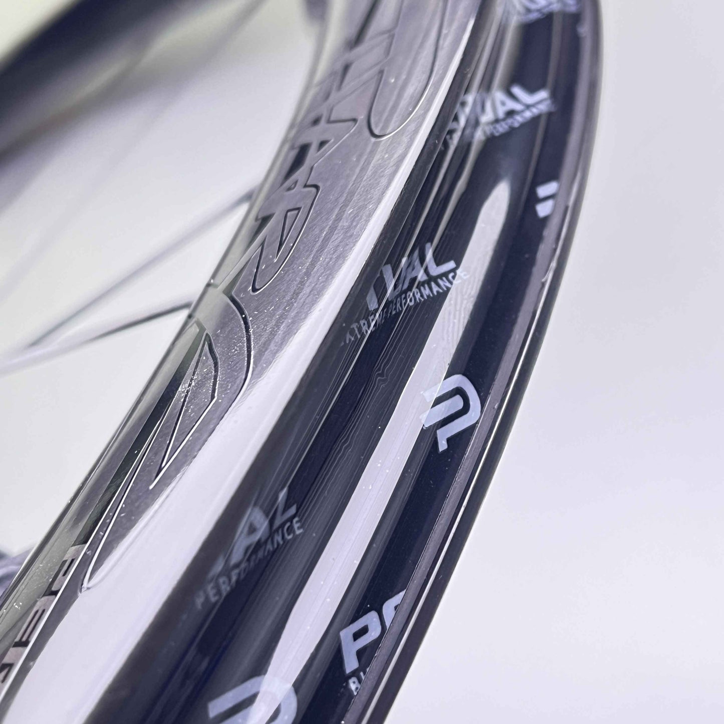 Pertual SHARP ADV landsvägshjulset | 1245 g, 47/53 och 52/58 mm, CeramicSpeed-lager, integrerade kolfiberekrar