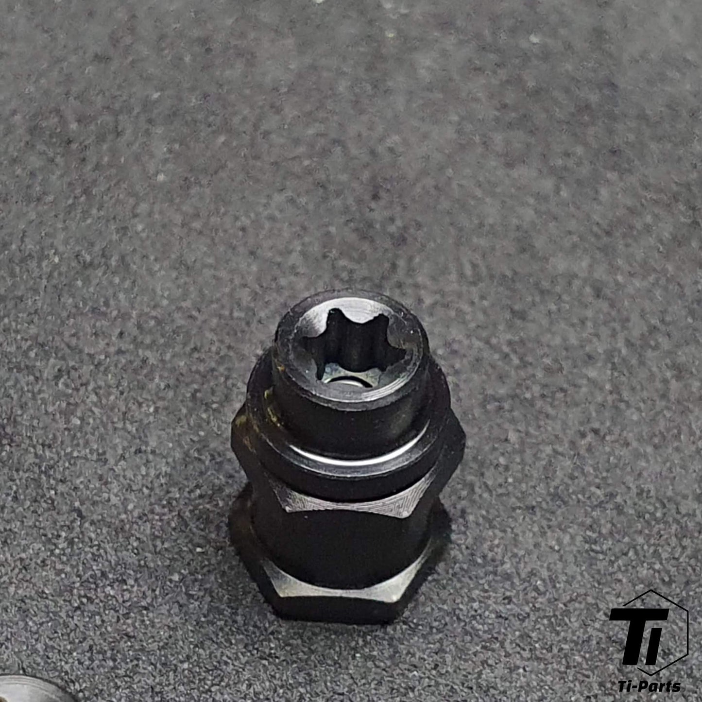 Titán tengely Look pedálhoz | Keo 2 Max Blade Carbon Ceramic Ti | 29-es fokozatú Titanium Singapore