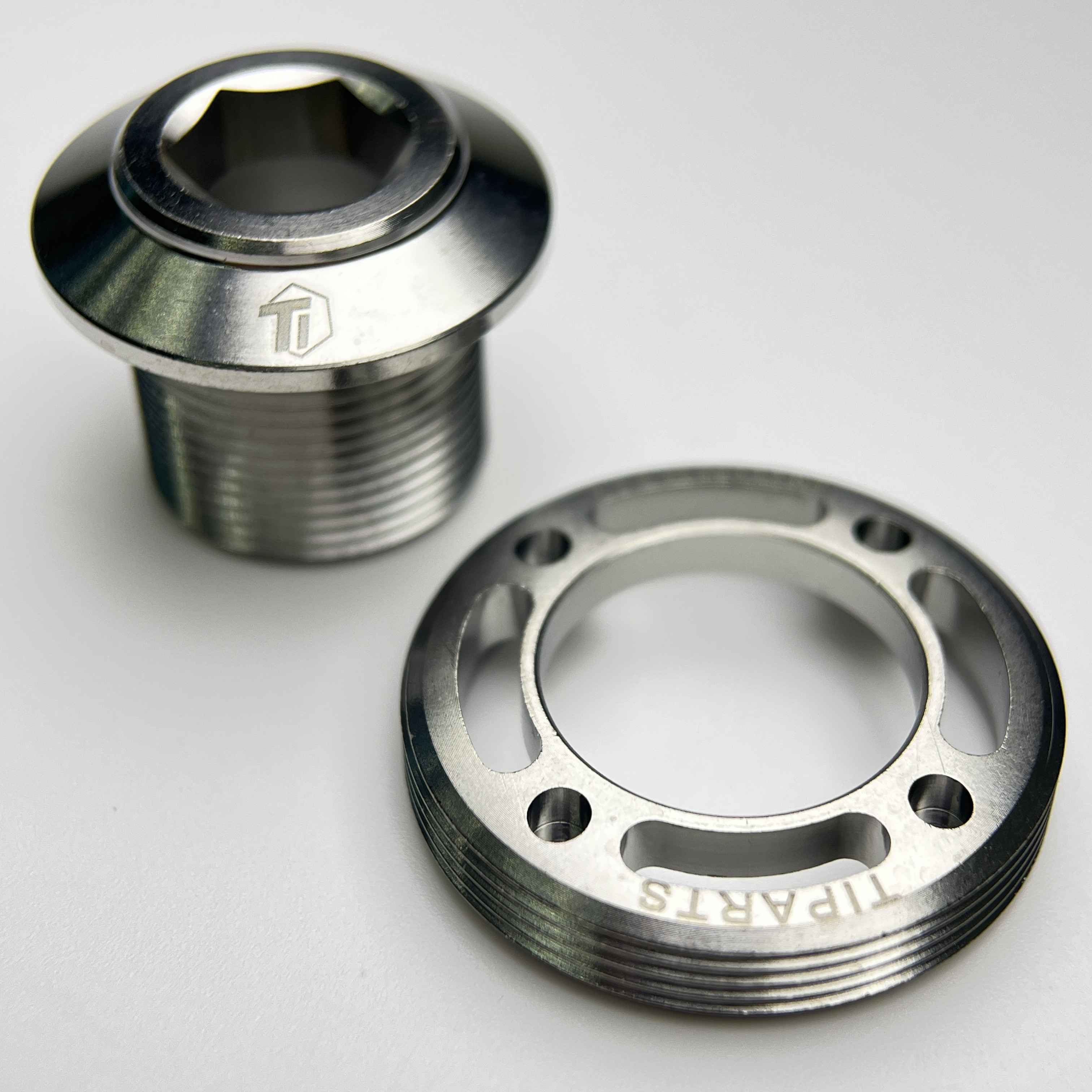 SRAM DUB用チタン製クランクアームキャップ – Ti-Parts Titanium