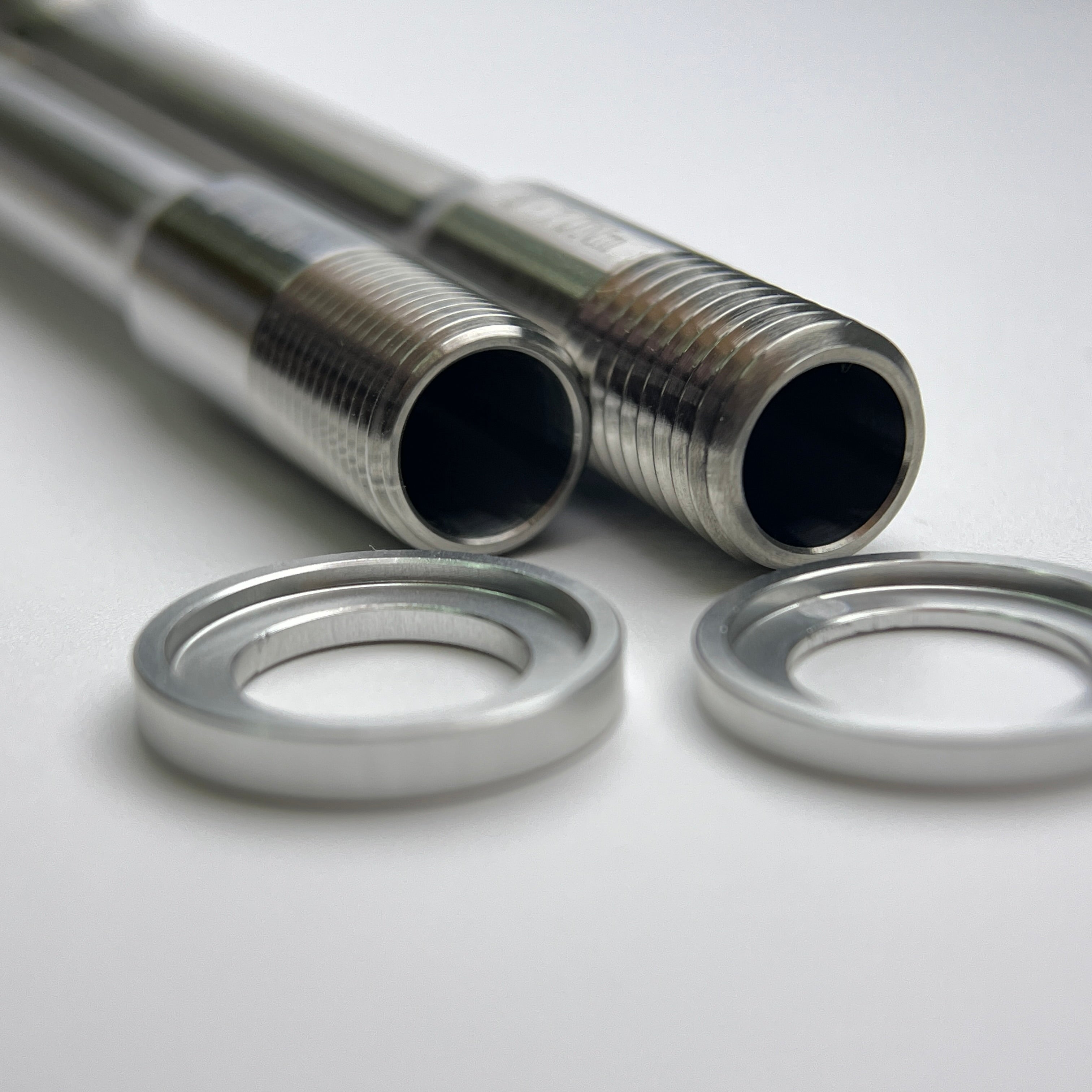 チタンスルーアクスル＆スキュワー – Ti-Parts Titanium