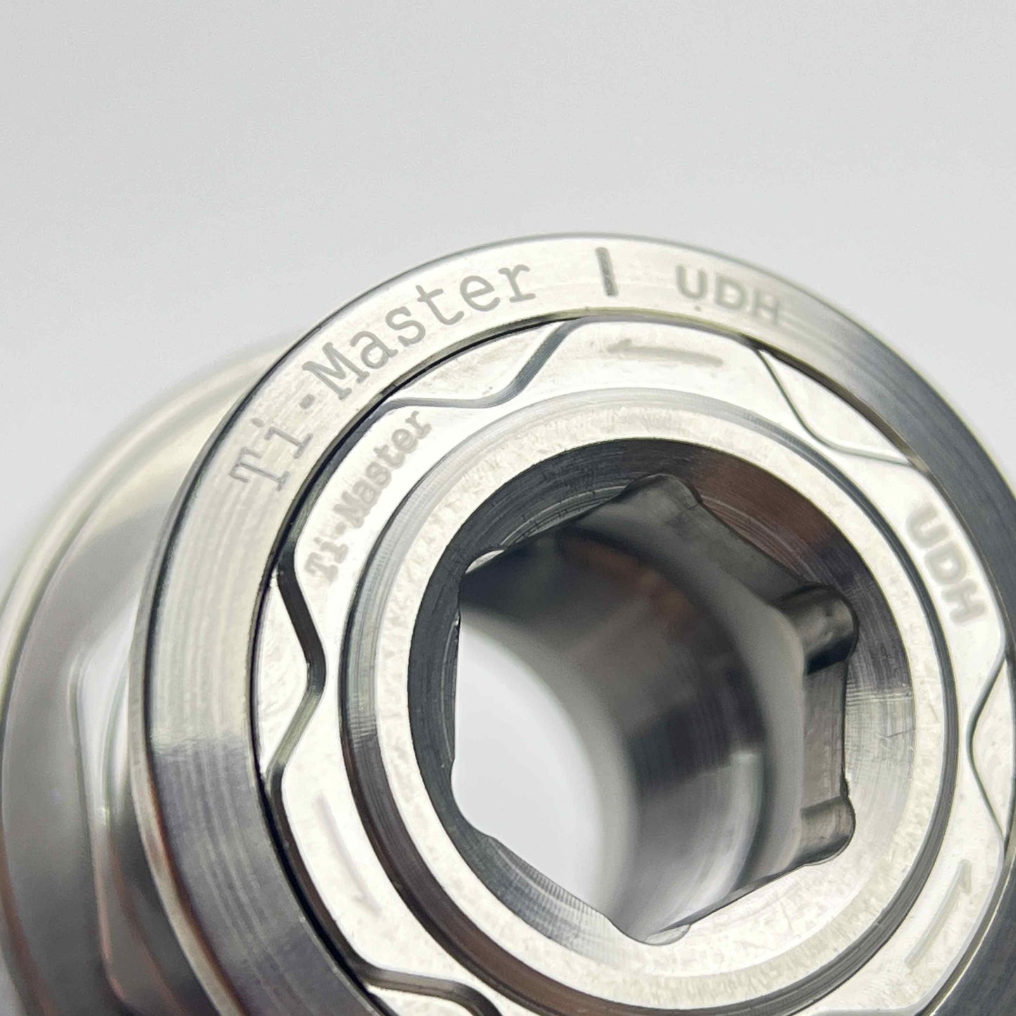 Uniwersalny hak przerzutki tylnej Sixweel Titanium (hak UDH RD) | Shimano i SRAM