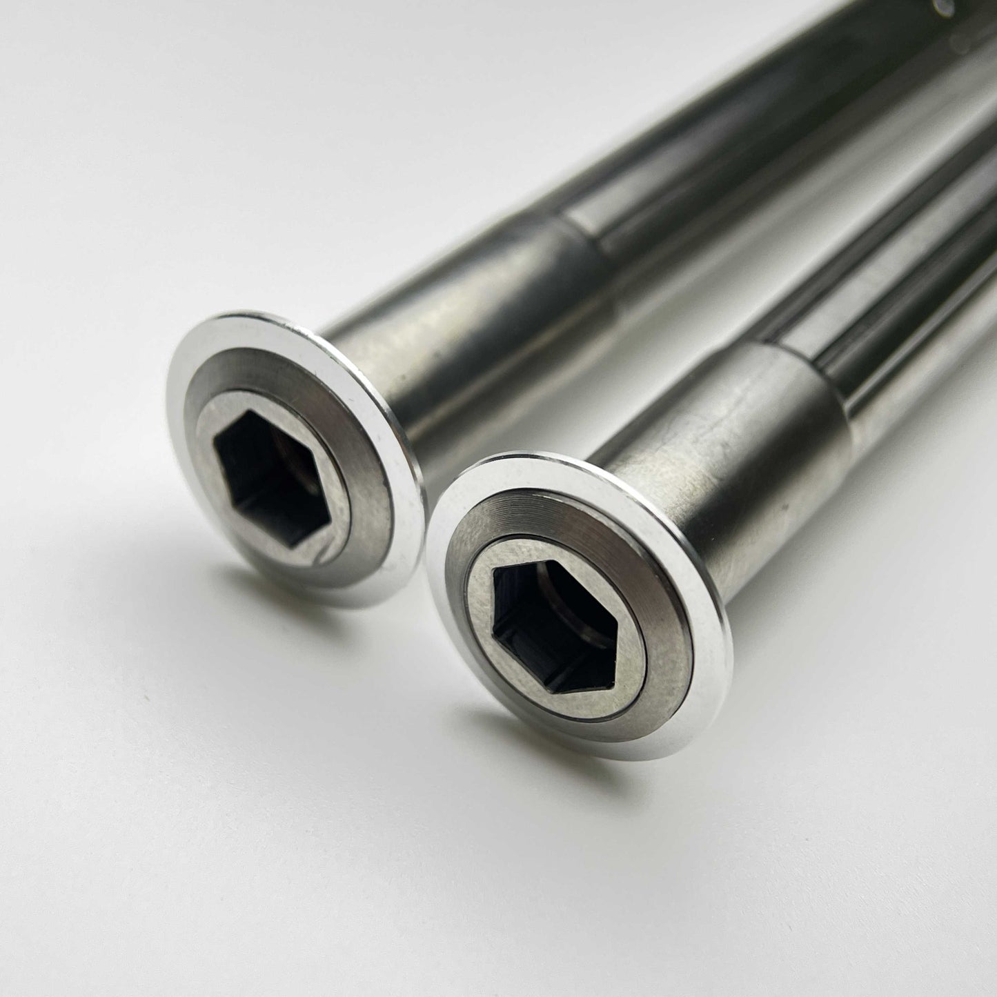 Superlätt 39,47 g titan genomgående axel för Giant Propel TCR Defy