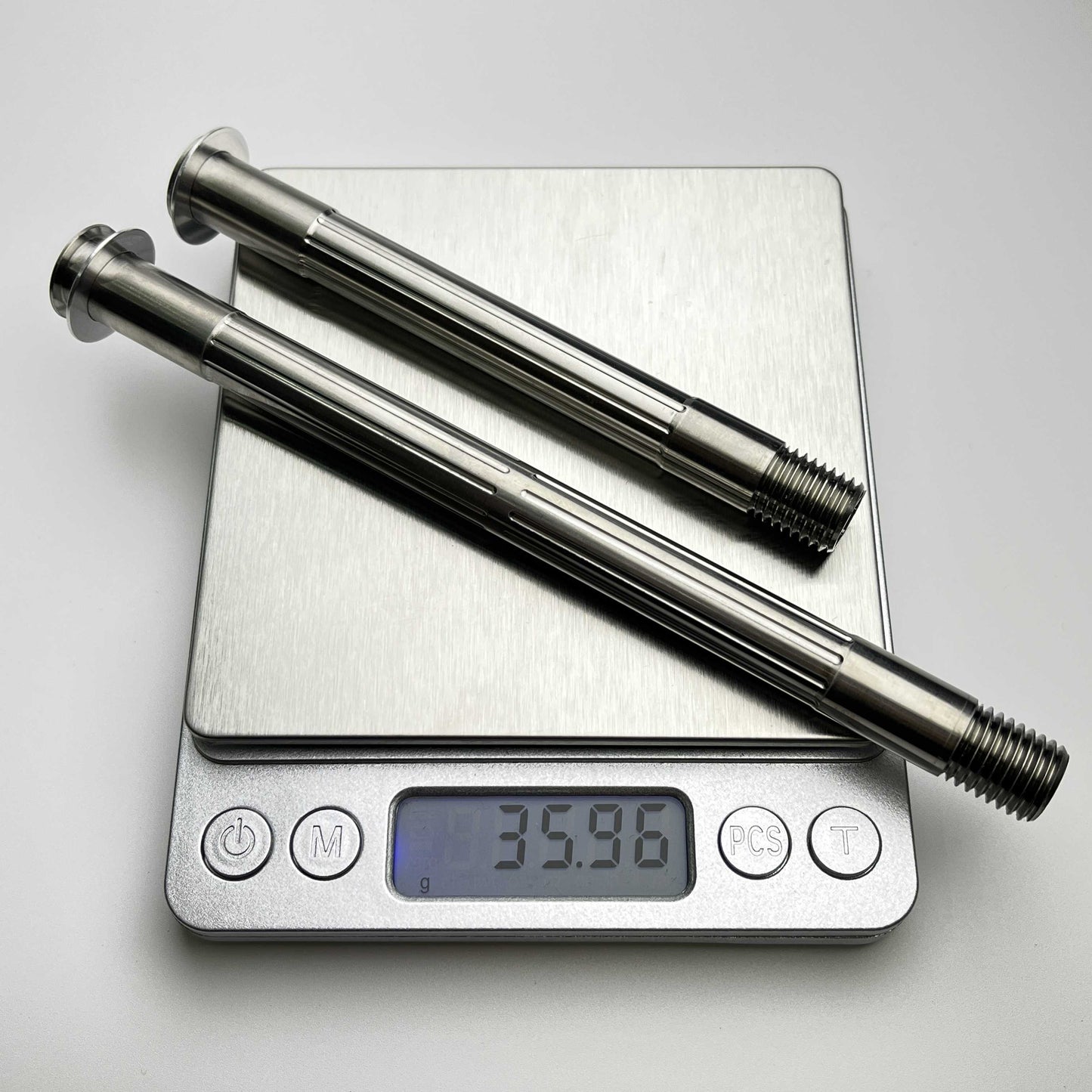 Superlätt 39,47 g titan genomgående axel för Giant Propel TCR Defy