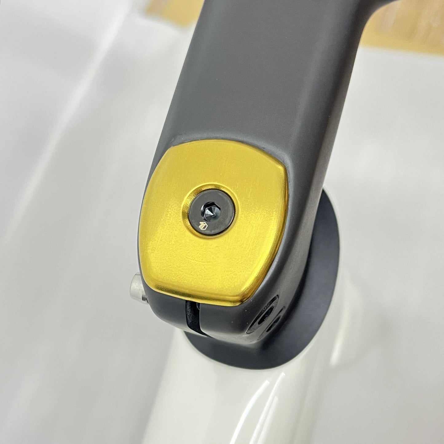 ฝาครอบสเต็มไทเทเนียม CNC หนัก 11.72 กรัม | แฮนด์แบบบูรณาการ Roval Rapide | Tarmac SL8