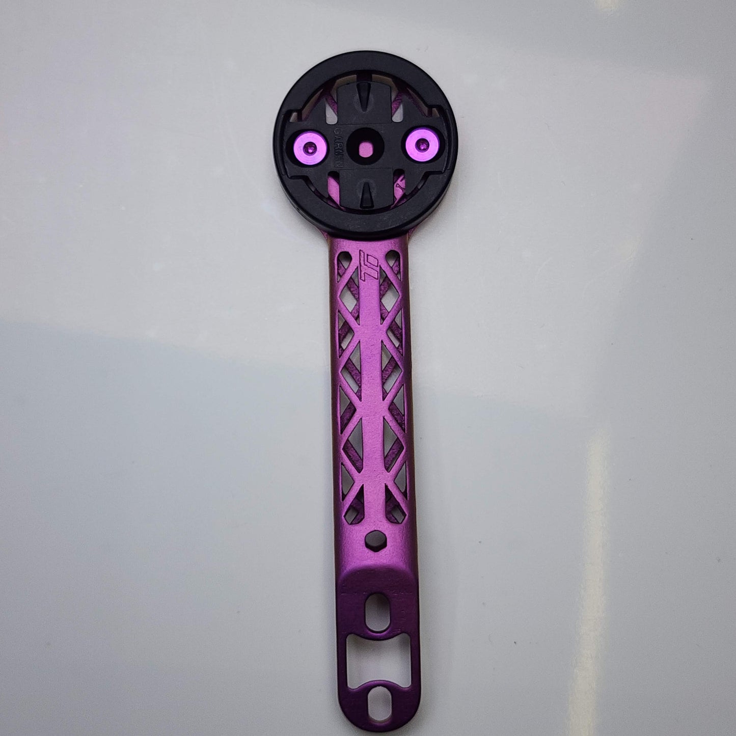 حامل حاسوب مطبوع بتقنية الطباعة ثلاثية الأبعاد من كانونديل مومو ديزاين تيتانيوم | جارمين واهو برايتون | سلسلة تيم