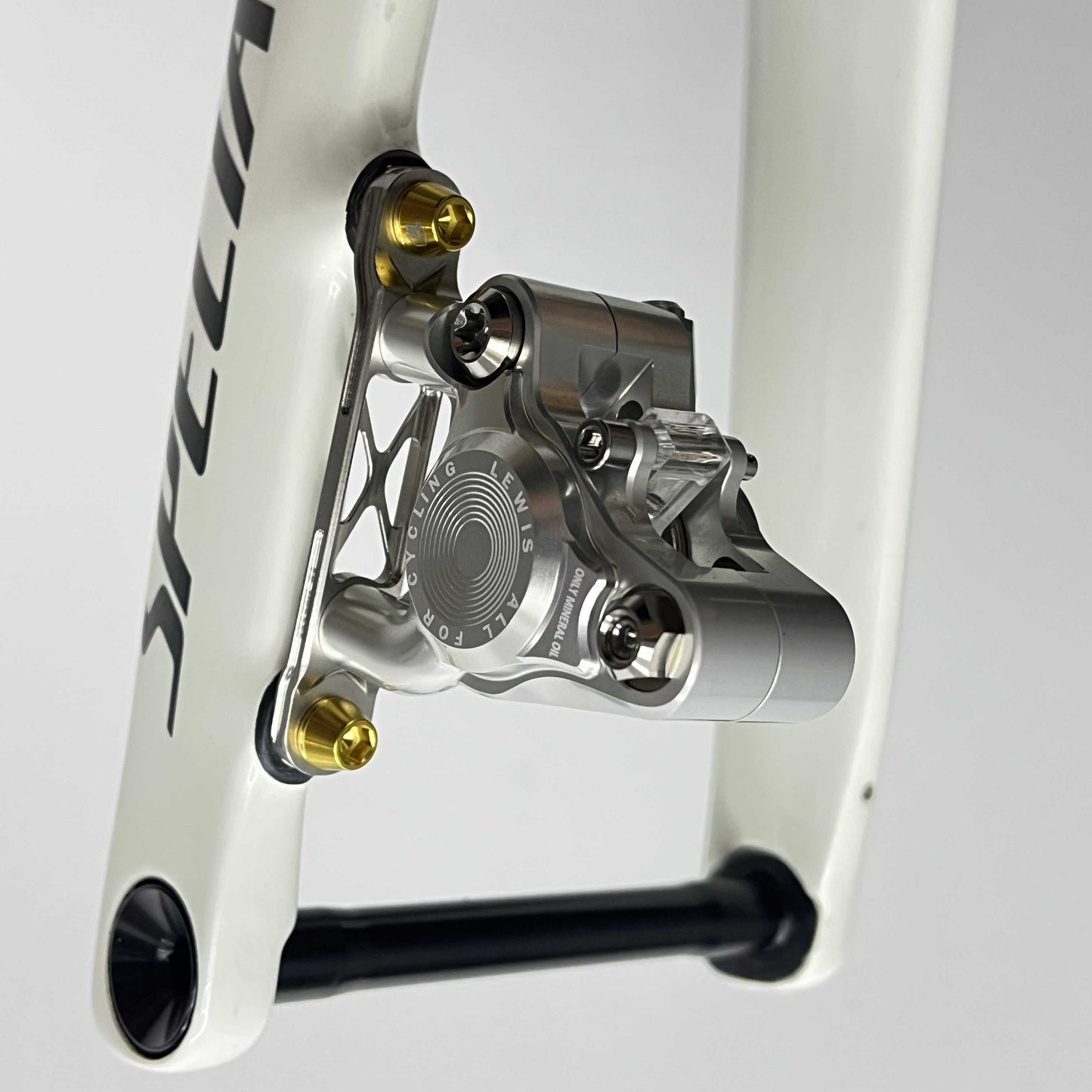 Adaptér pro přední brzdový třmen Ti-Master SPECIALIZED SL8/Aethos | Titanový CNC | Kotouče 160 mm