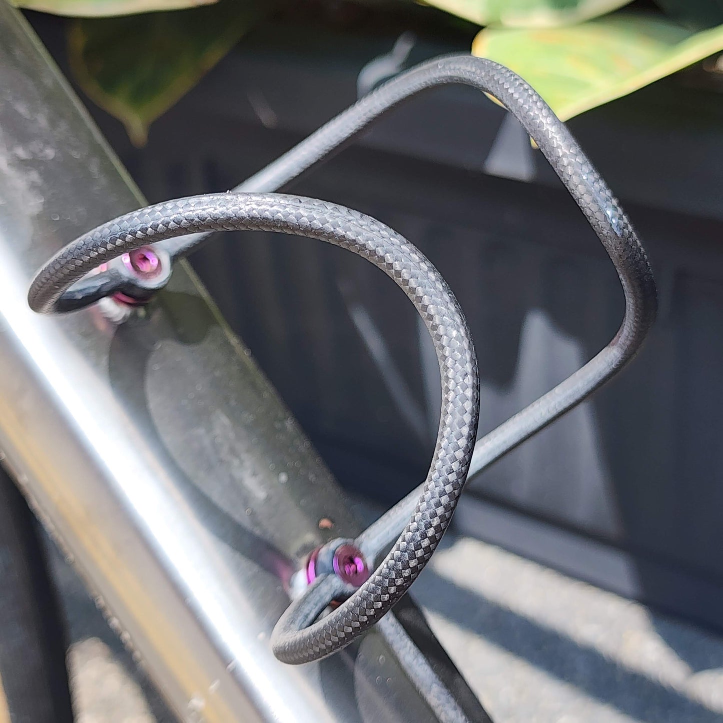 TiParts 5.6g CARBON Bottle Cage | ULTRA Lightweight with Special Hollow Ti Bolt