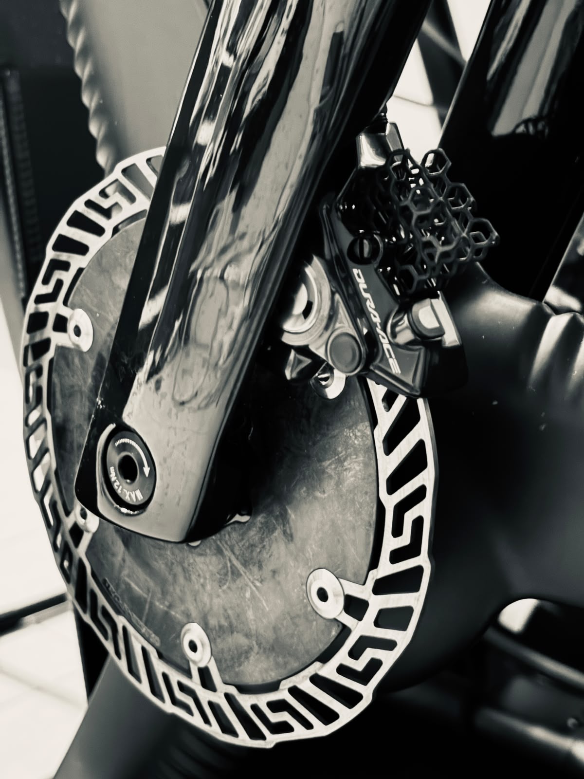 Carbon Fiber Aerotor Aero Disc Brake Rotors | Centerlock & 6-Bolts | 140 & 160mm