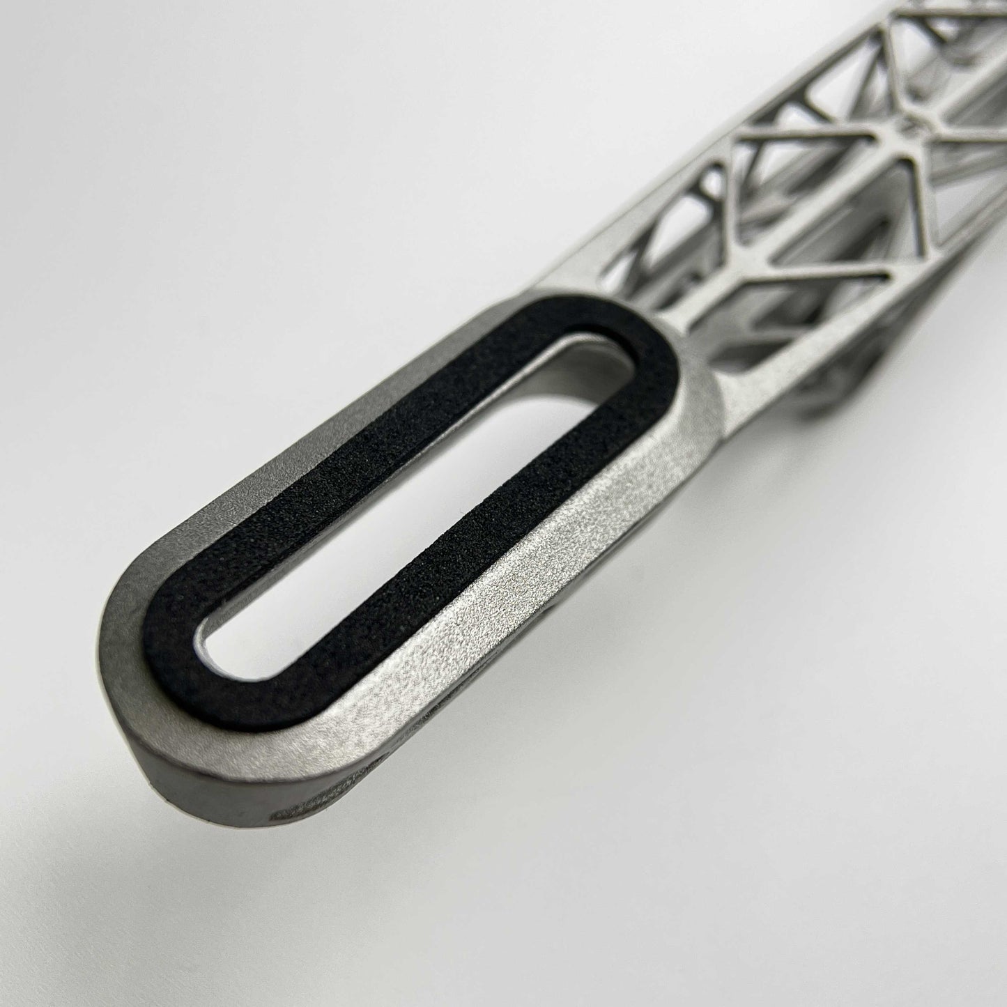 Univerzální integrovaný titanový držák na cyklocomputer na řídítka – řada Club