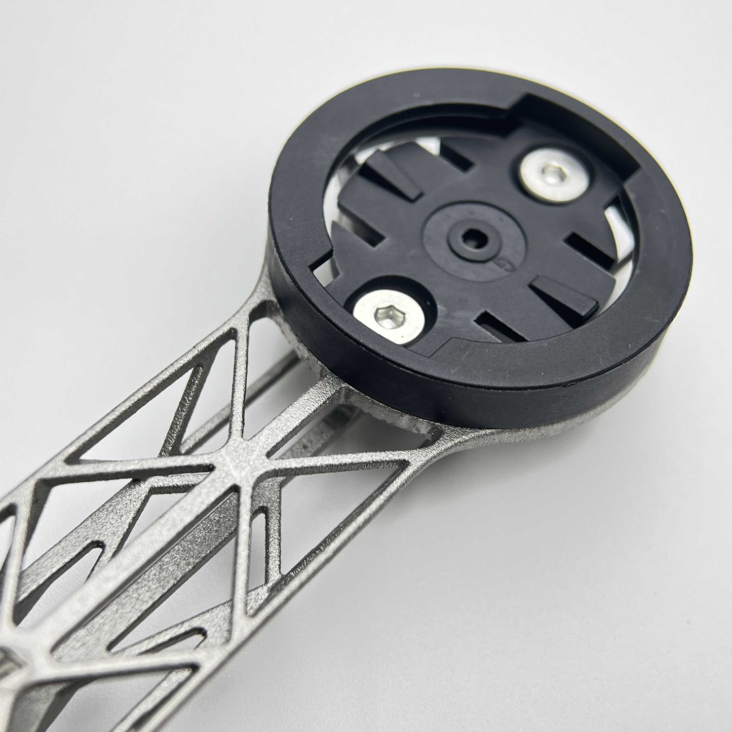 Univerzální integrovaný titanový držák na cyklocomputer na řídítka – řada Club