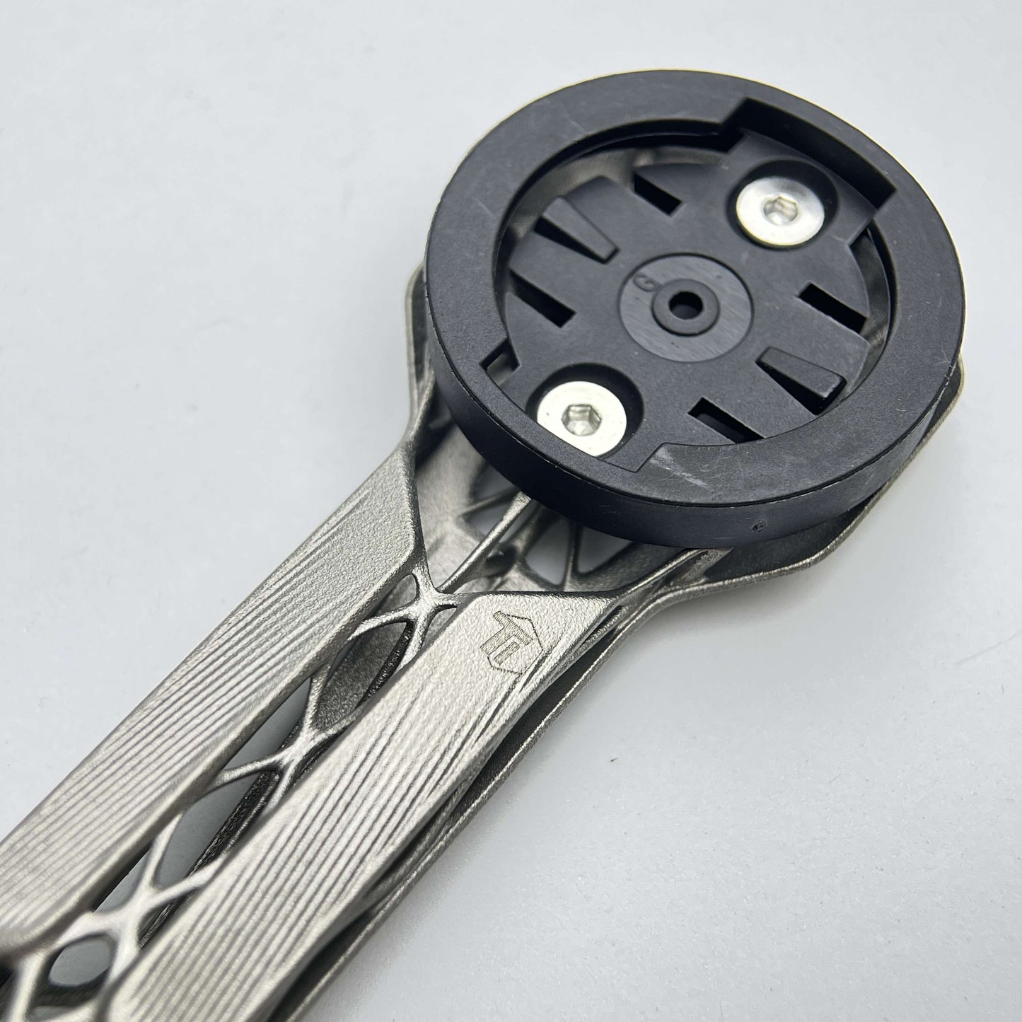 Универсальное крепление для велокомпьютера на руль из титана – серия Club