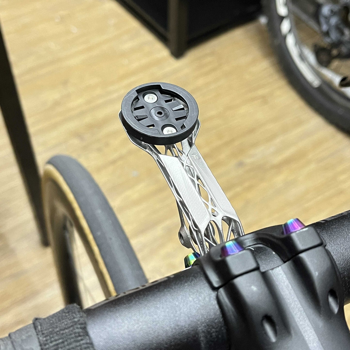 Universal Stem Titanium Bike Computer Mount - Club Series | 2-Piece Bar & Stem | Giant