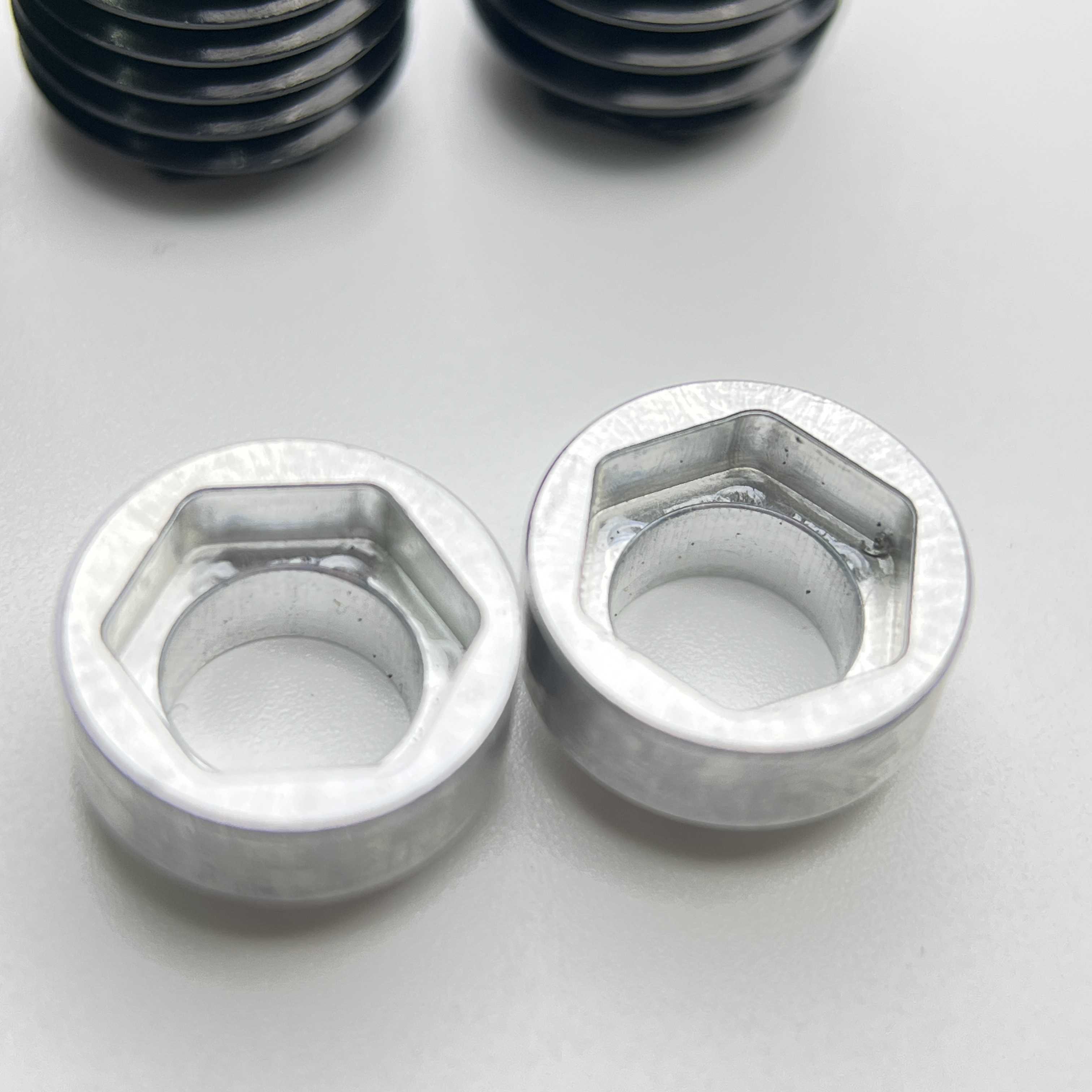 ロードバイク ディスク ブレーキ用チタン スルー アクスル | 12mm