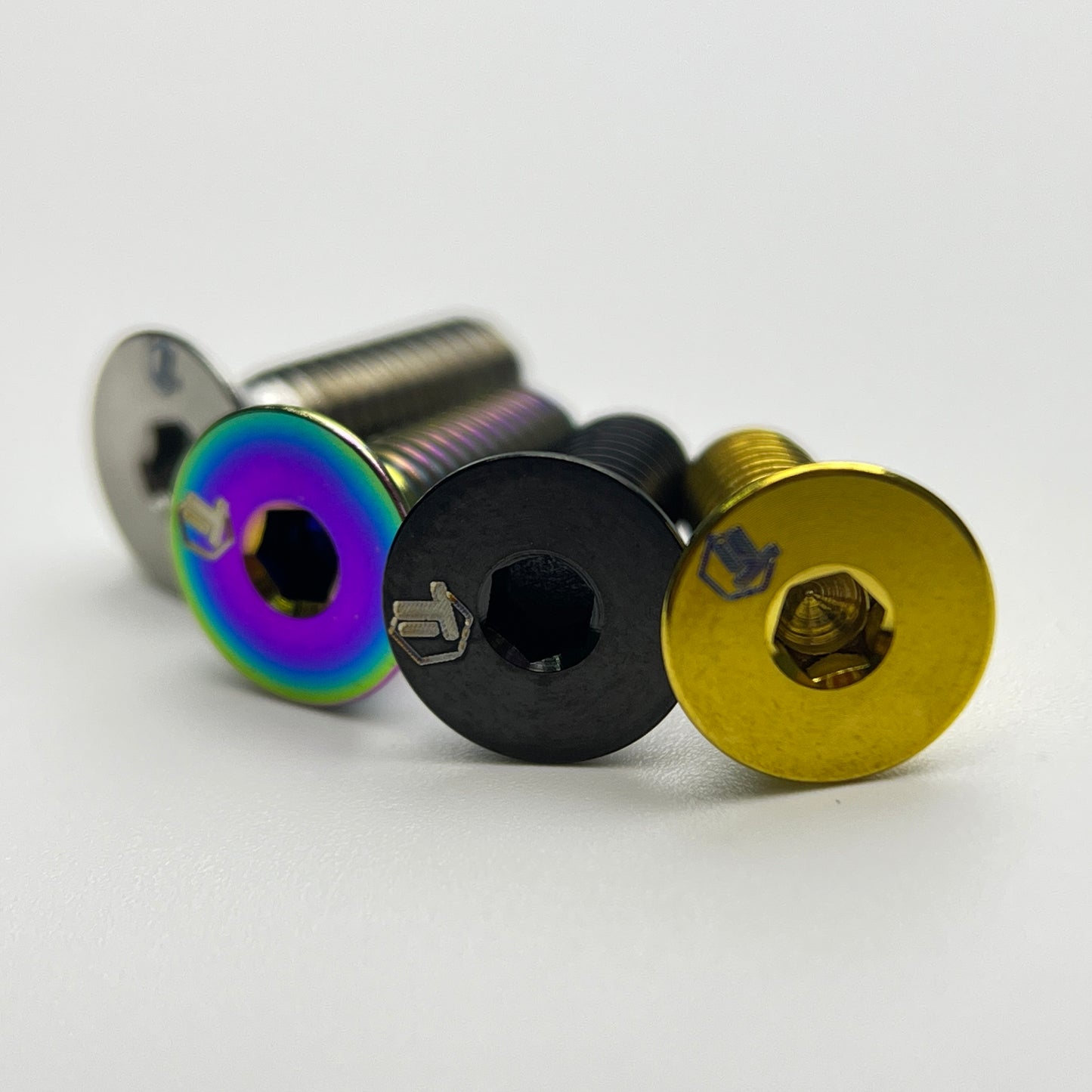 طقم ترقية براغي التيتانيوم من Giant TCR Advanced Disc 2021/2022