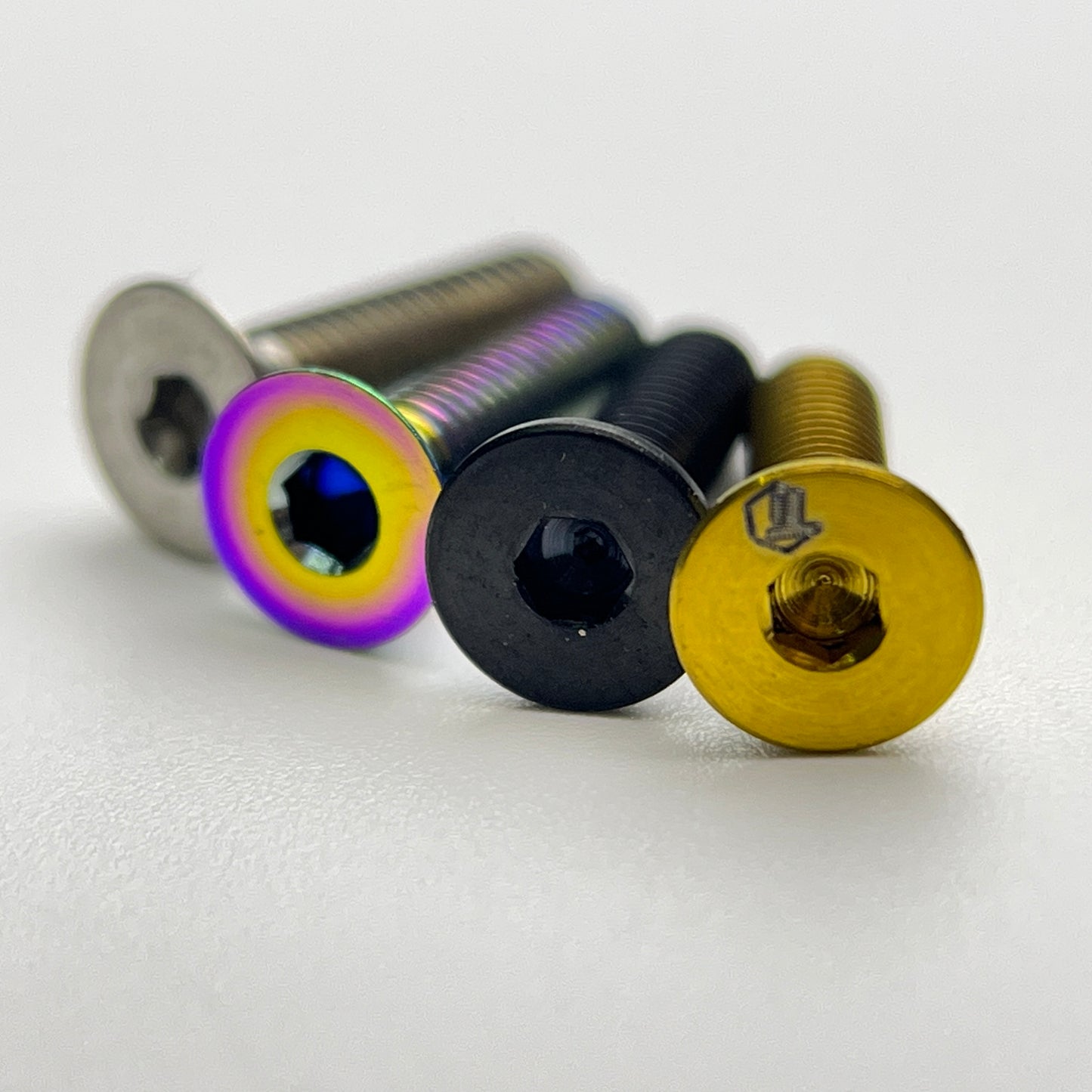 طقم ترقية براغي التيتانيوم من Giant TCR Advanced Disc 2021/2022