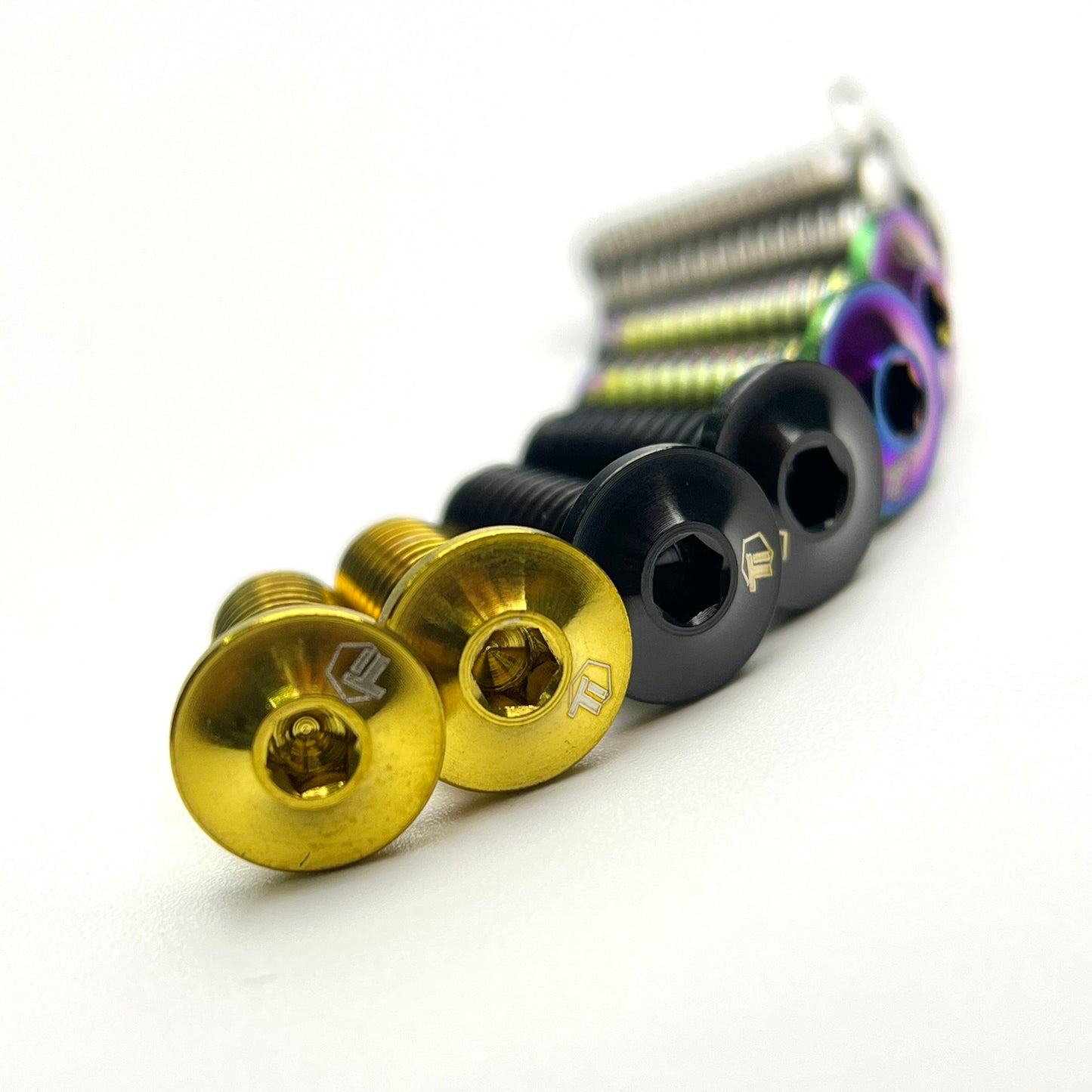 طقم ترقية براغي التيتانيوم من Giant TCR Advanced Disc 2021/2022