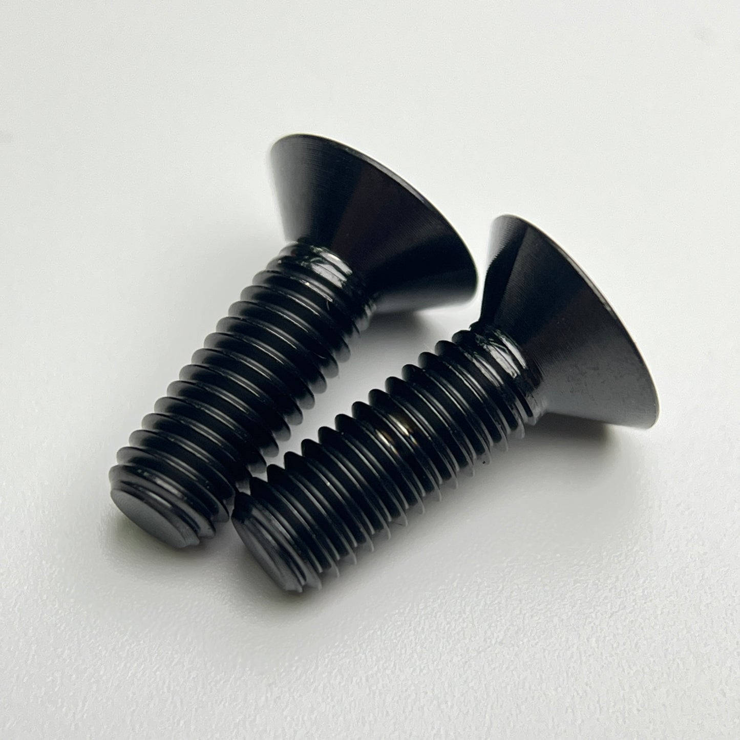 طقم ترقية براغي التيتانيوم من Giant TCR Advanced Disc 2021/2022