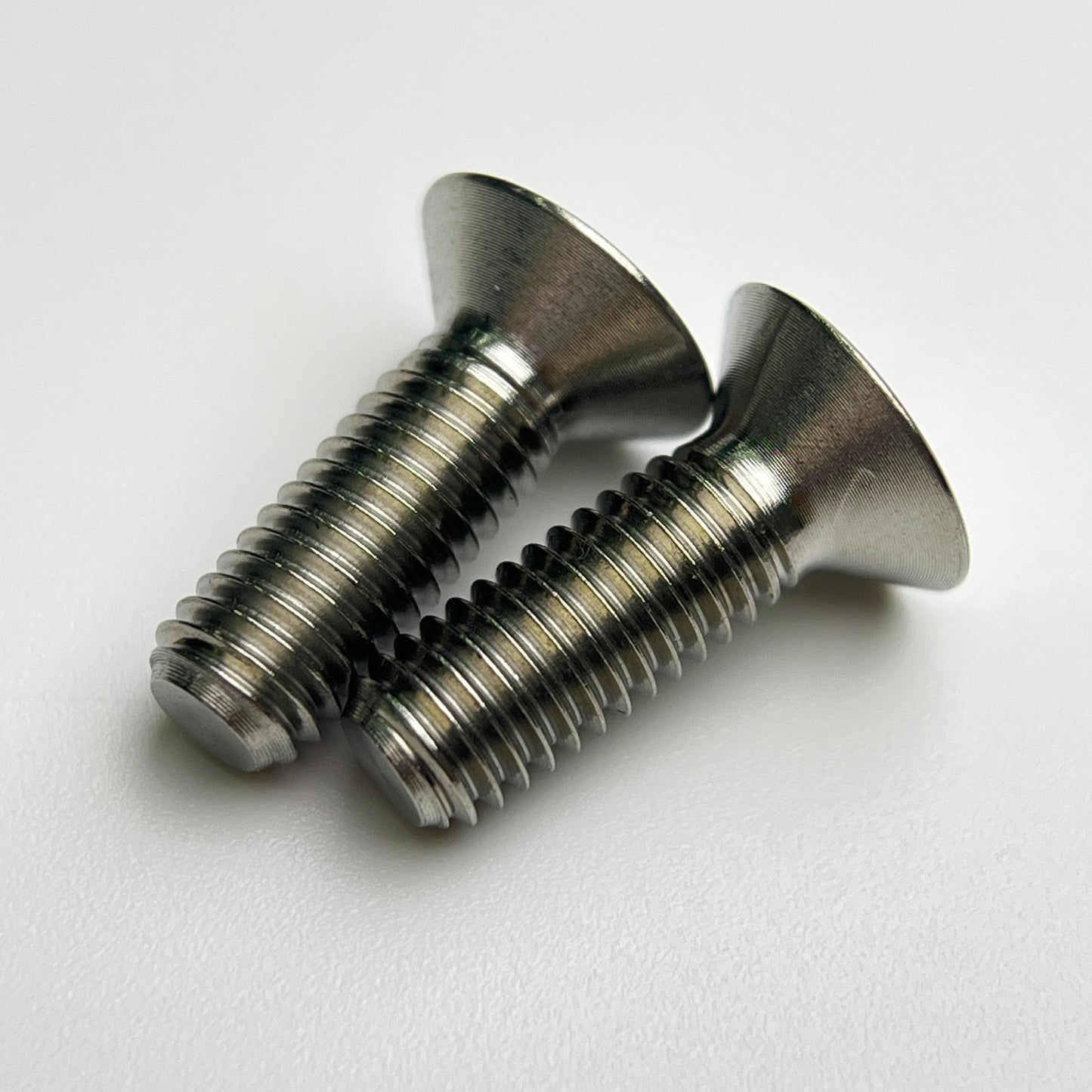 طقم ترقية براغي التيتانيوم من Giant TCR Advanced Disc 2021/2022