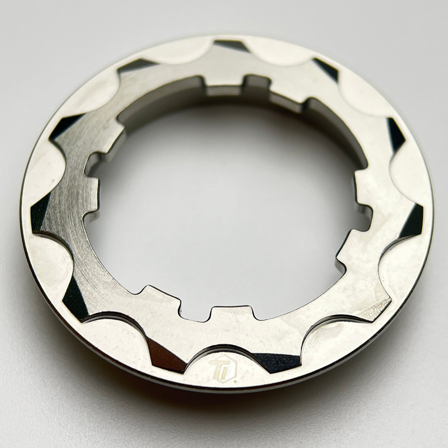 แหวนล็อคตลับเฟืองไททาเนียม 4.96 กรัม | Shimano HG+ / Hyperglide / 11 และ 12 สปีด