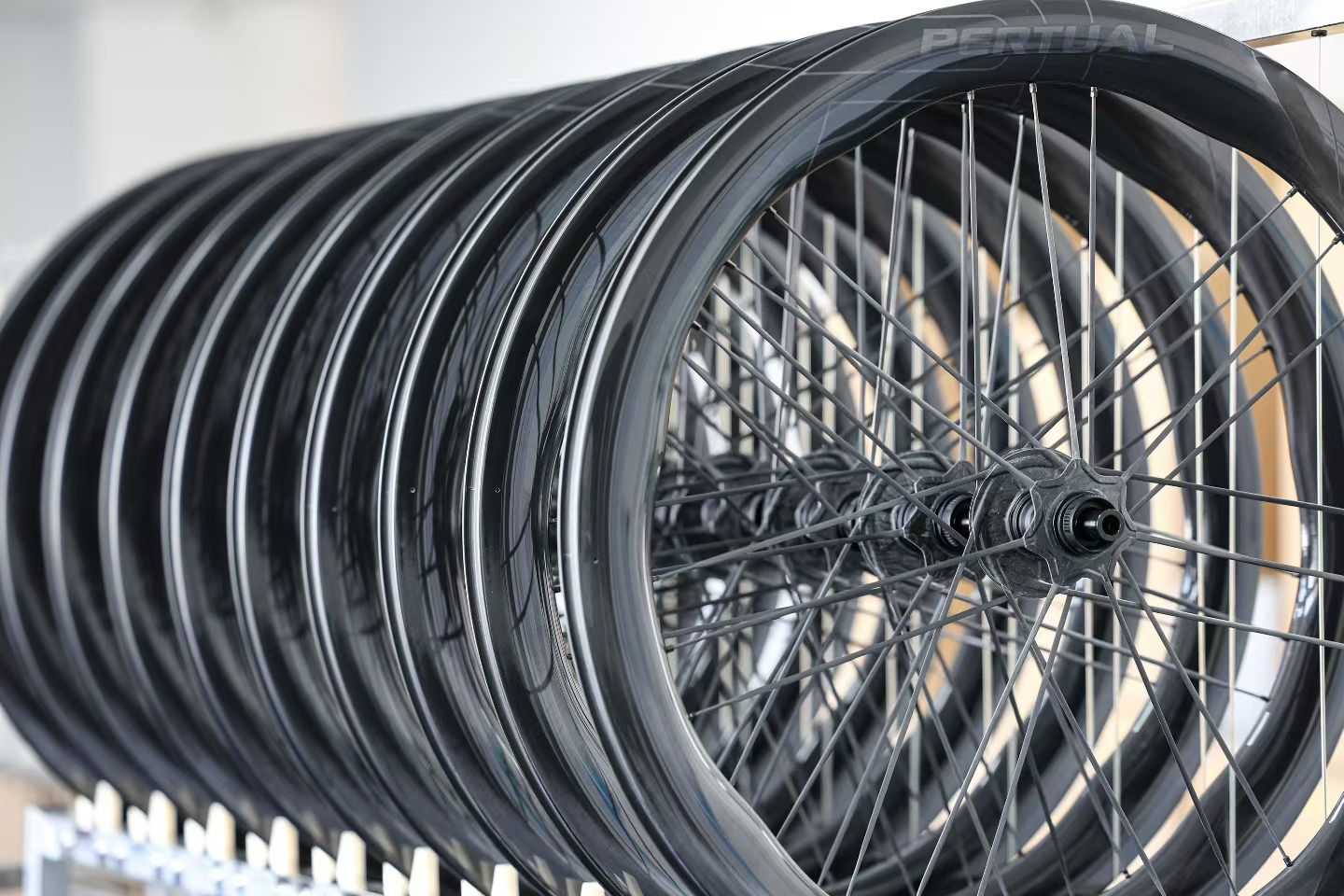 طقم عجلات طريق بيرتوال شارب ADV 47/58 قرص (محور شيمانو / XDR الحر)