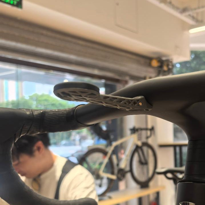 Trek Madone Gen8 2024 チタン 3D プリント コンピュータ マウント | Garmin 1050 Wahoo 用 GoPro ライト ブラケット